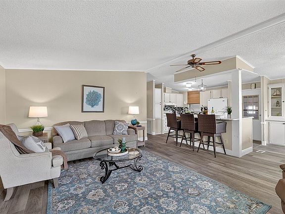 3rd image of 953 ORCHID STREET