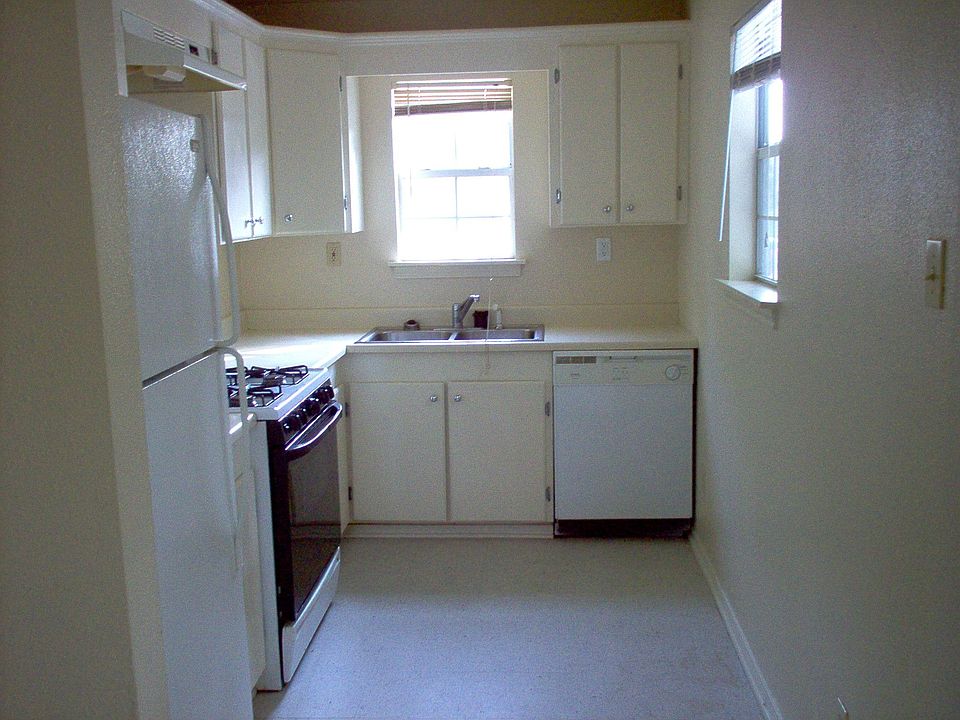 2nd image of 3936 Rosedale Ln #B