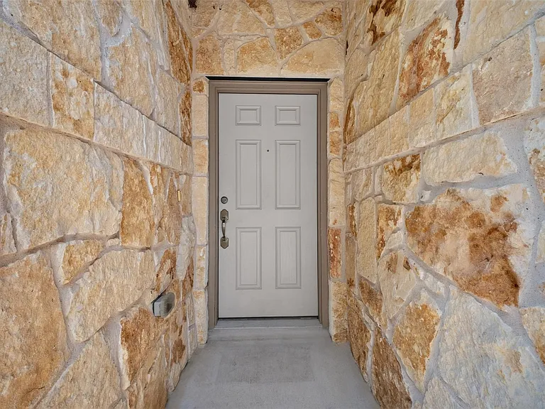141 Vermilion Marble Trl — Photo 2