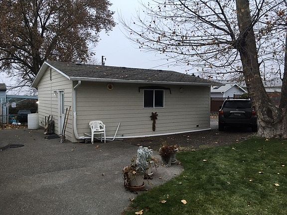 2nd image of 1306 SE Larch Ave