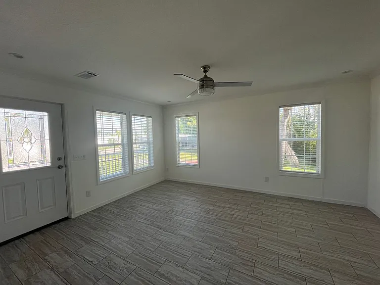 18 Eland Dr #18 — Photo 3