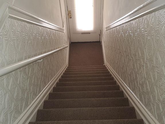 3rd image of 614 Broderick St