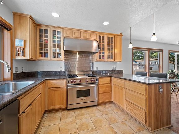 4th image of 4200 NE 128th Ave