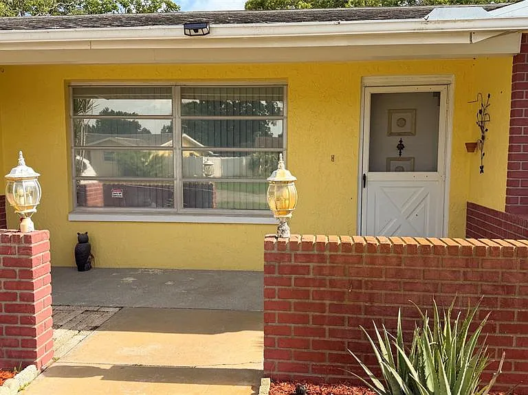 7621 Rosewood Dr — Photo 3