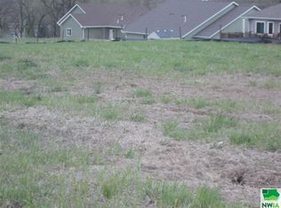 2620 Bings Ct, Sioux City, IA 51108