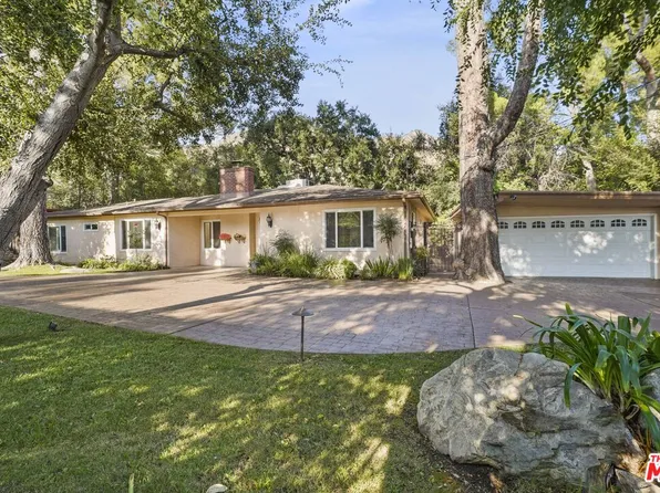 2452 N Altadena Dr, Altadena, CA 91001