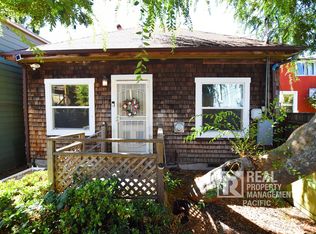 3813 Clarke St, Oakland, CA 94609