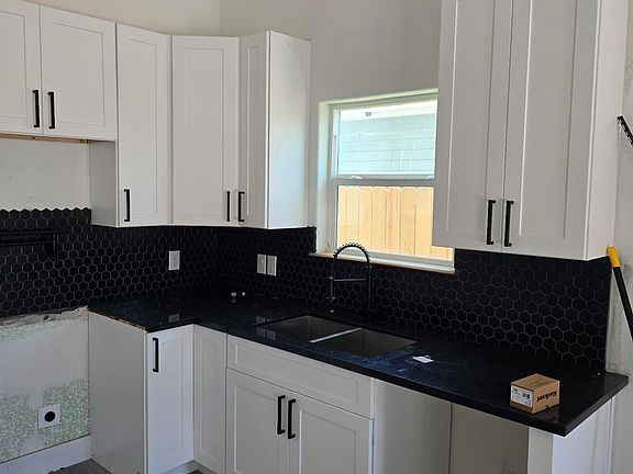 5th image of 7982 Ritz St