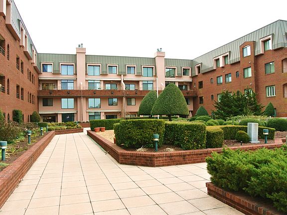 2nd image of 255 College Cross APT 34