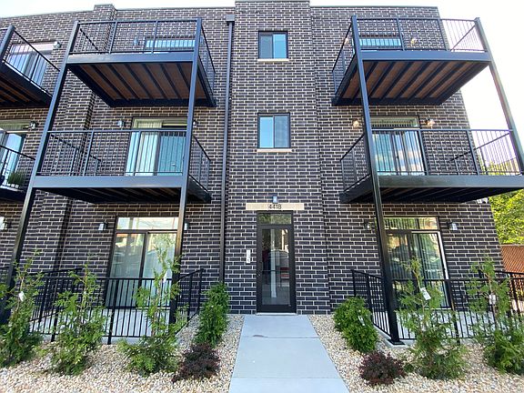 3rd image of 4418 N Austin Ave #101