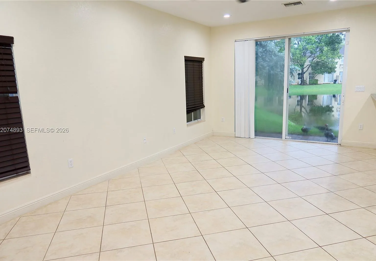 Tuscan Villas Condo — Photo 4