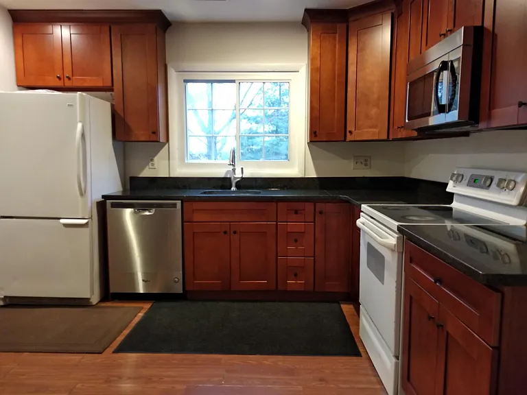 709 Fall Pl — Photo 8
