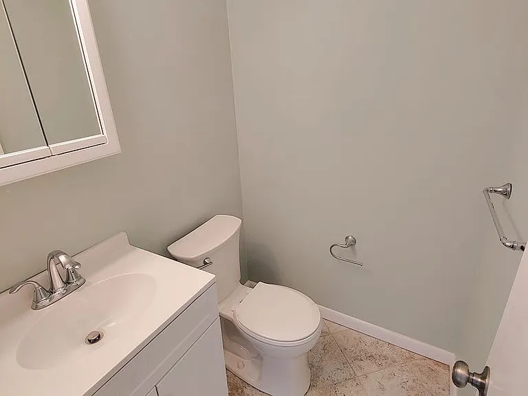 1704 Anna Ave — Photo 8