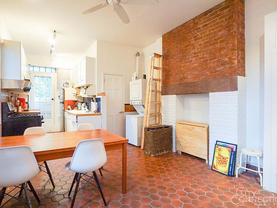 1st image of 115 E 2nd St APT 3