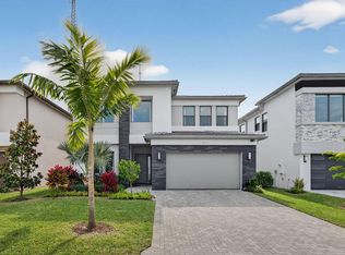 8252 Essex Country Club Dr, Boca Raton, FL 33434