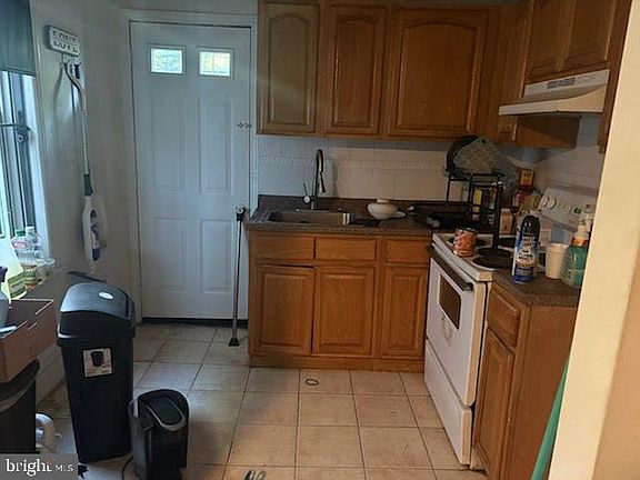 2nd image of 2724 W Seltzer St