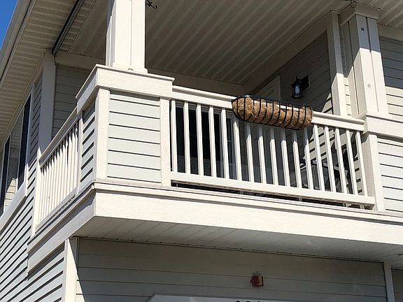 3rd image of 624 Scott Ct #624