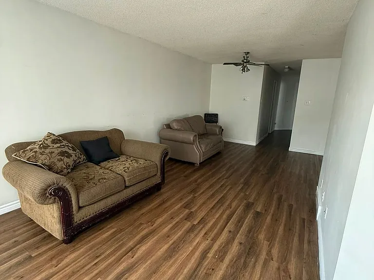 972 Prosperity Ct — Photo 16