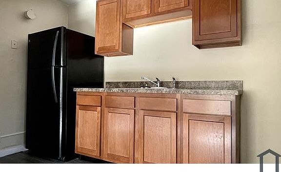 4th image of 106 S 40th St #2