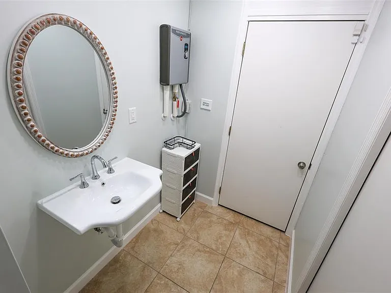3104 W North A St — Photo 16
