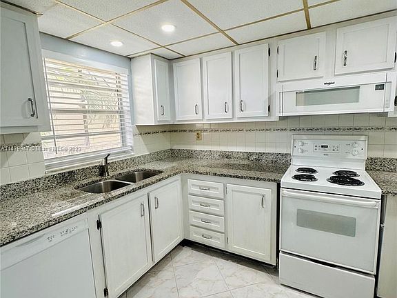 3rd image of 9430 Tangerine Pl APT 305