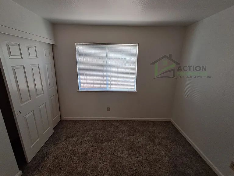 3835 Hunters Glen Pl — Photo 49