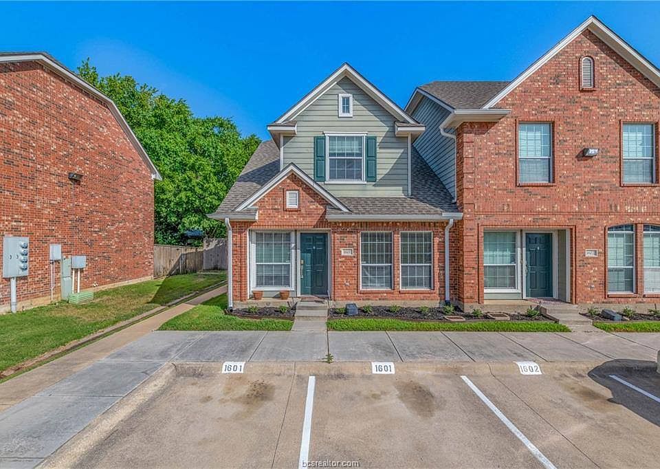 1st image of 1001 Krenek Tap Rd APT 1601