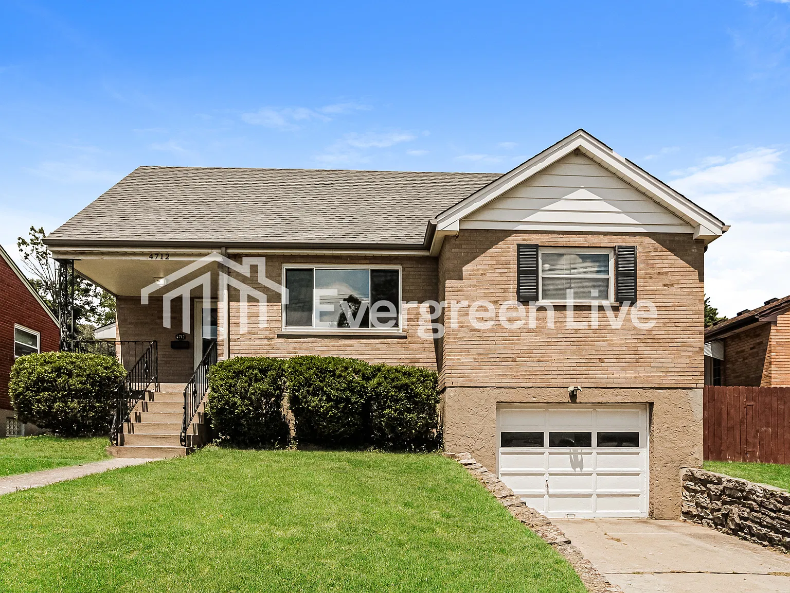 3 bed, 2.0 bath, 1554 sqft, $1,645 — Photo 1