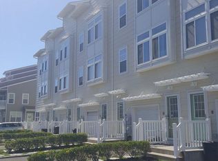 189 Sea Grass Ln #1, Arverne, NY 11692