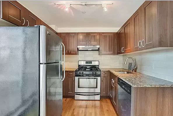 Rented by Compass | media 9