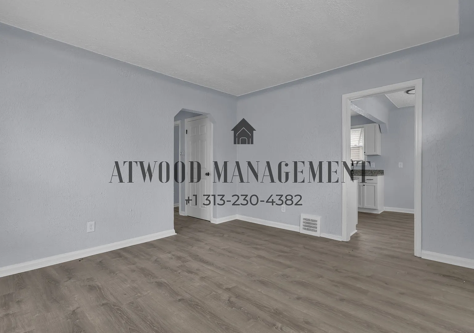 This beautifully updated 3-bedroom, 1-bath single-family home is ready for move-in! — Photo 2