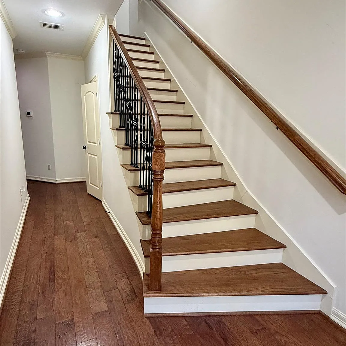 4 bed, 3.5 bath, 2888 sqft, $2,975 — Photo 4