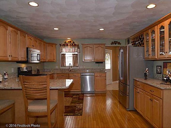 3rd image of 109 Boylston Dr #109