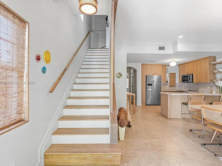 375 Plymouth Rd — Photo 11