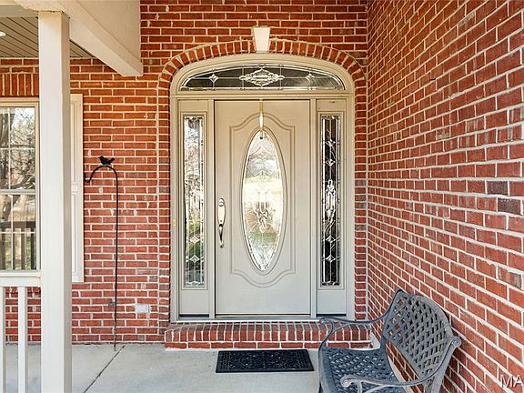3rd image of 318 Country Villa Ln