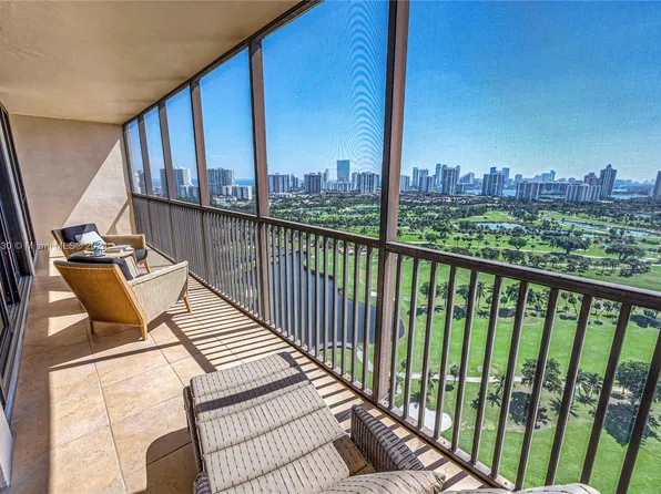 20379 W Country Club Dr #Penthouse 36, Miami, FL 33180