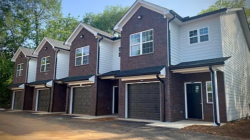1011 Campbell Ln Photo 1