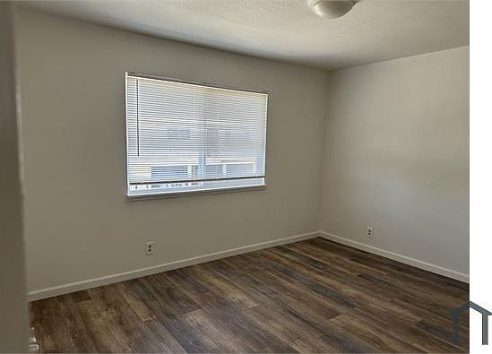 1st image of 542 Shepherd Ave #104