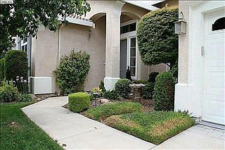 3rd image of 920 Centennial Dr