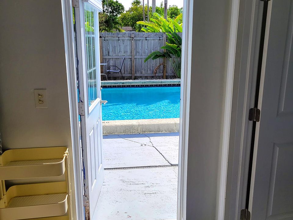 1st image of 125 NW 25th St
