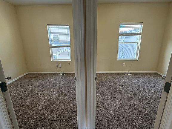 5th image of 166 W Finlay Dr