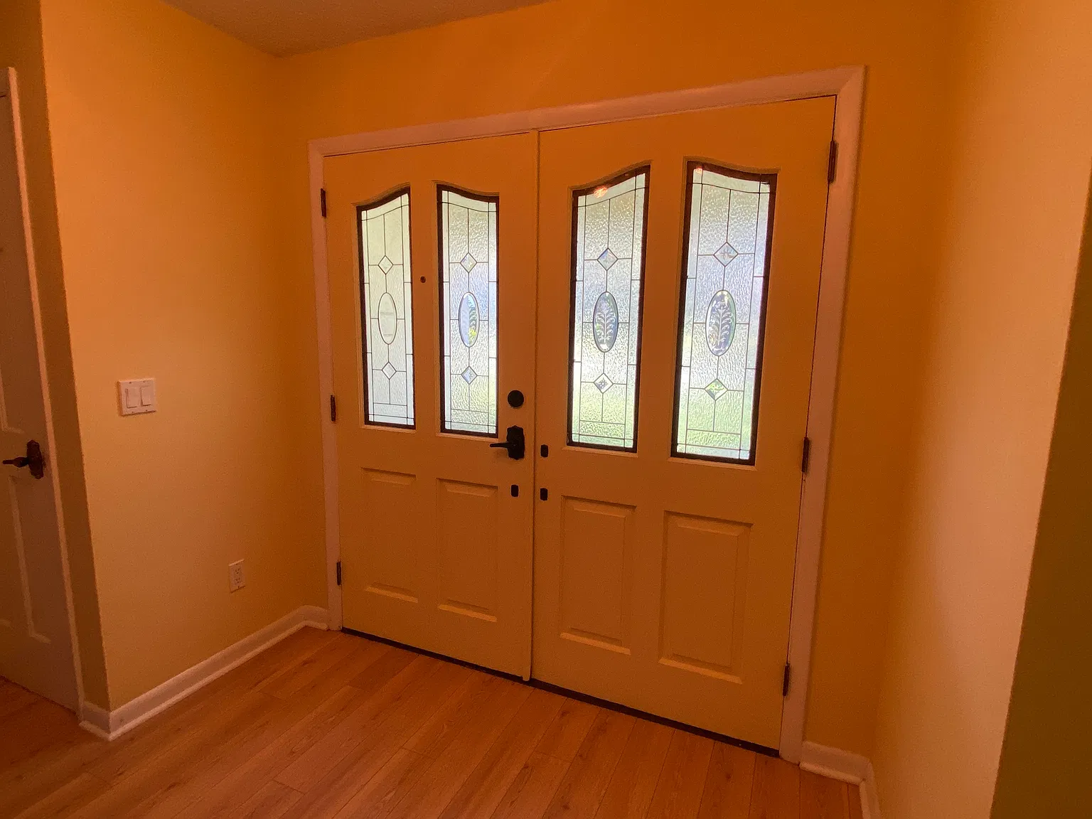3 bed, 2408 sqft, $2,500 — Photo 3
