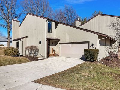 4945 W Park Dr, West Des Moines, IA, 50266