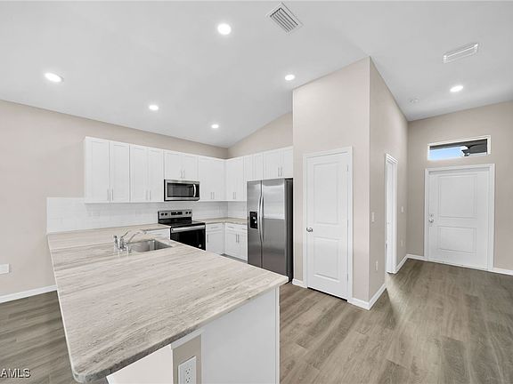 5th image of 1819 NE 2nd Pl