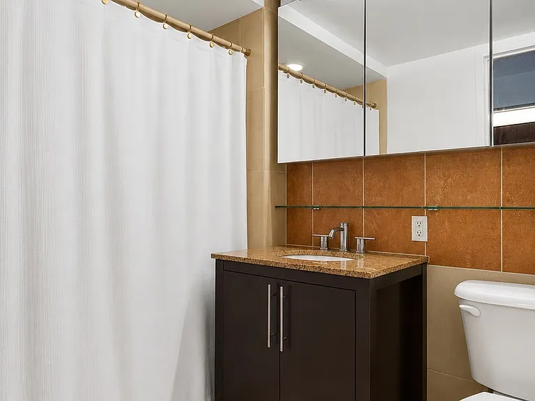 555 W 23rd St #S4K — Photo 8