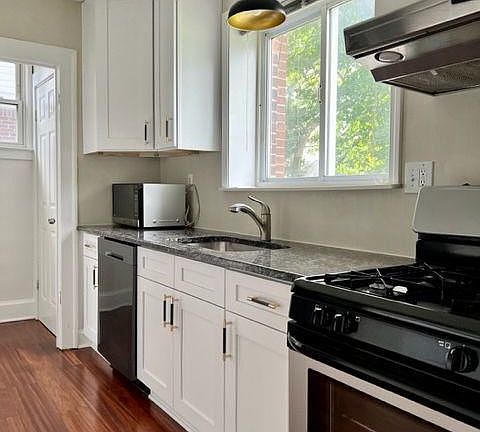 2nd image of 1008 Batavia Ave