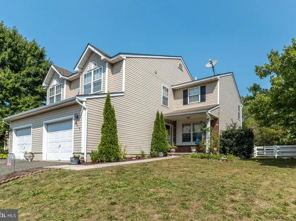 598 Thistle Dr, Pennsburg, PA 18073