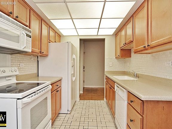 5th image of 9529 Bronx Ave APT 110
