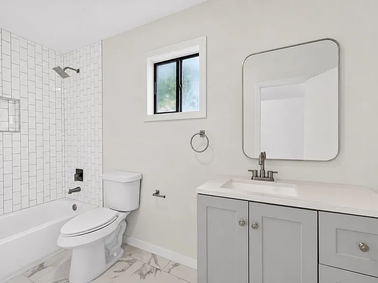 351 S Waco St — Photo 11