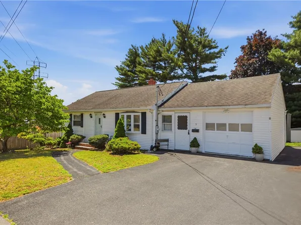 5 Seth St, East Providence, RI 02914
